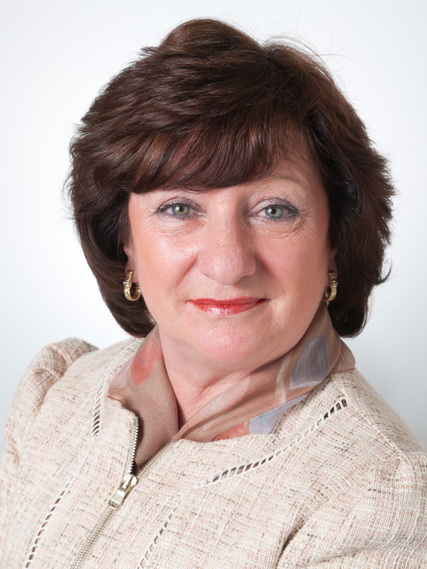 Liz Cameron Chief Executive Scottish Chambers of Commerce (1)